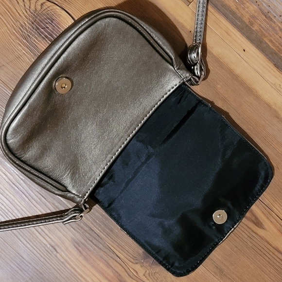 KENNETH COLE REACTION Small Crossbody Bag, Vegan, Metallic Pewter - Picture 8 of 11